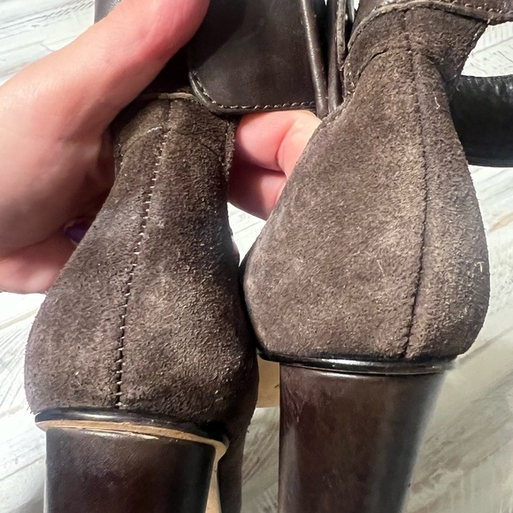 LL Bean Suede Platform Slip Om Adjustable Strap Pump Heels size 7.5 Brown - Picture 11 of 16